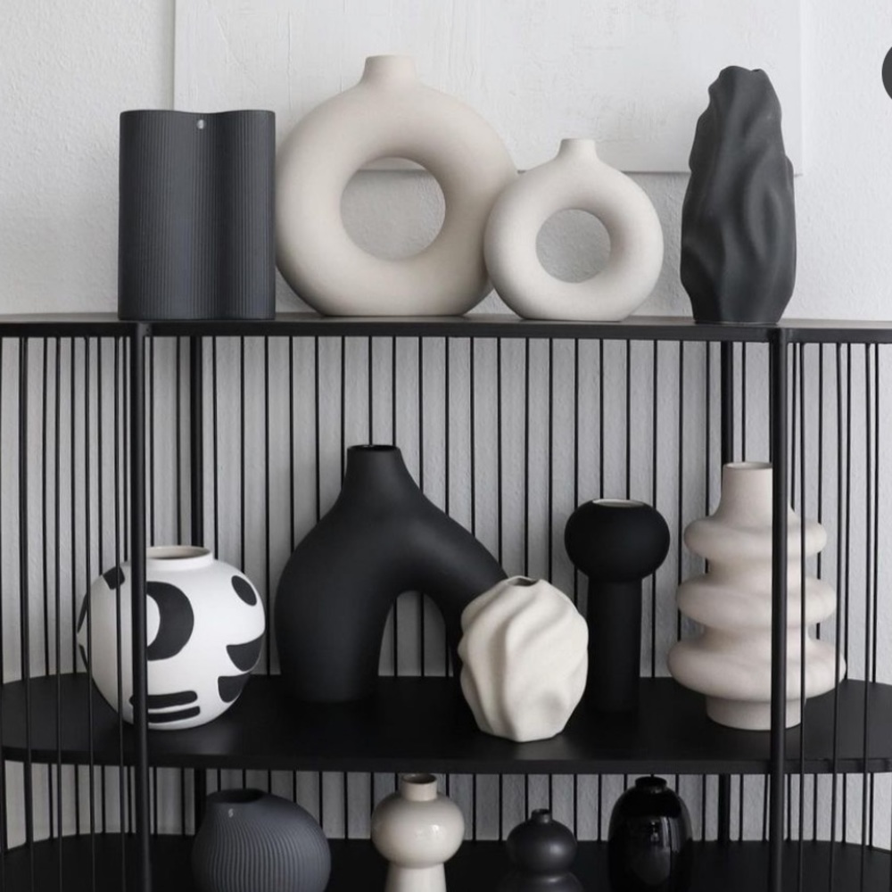 H&M Ceramic circular Vase - Picture 9 of 14